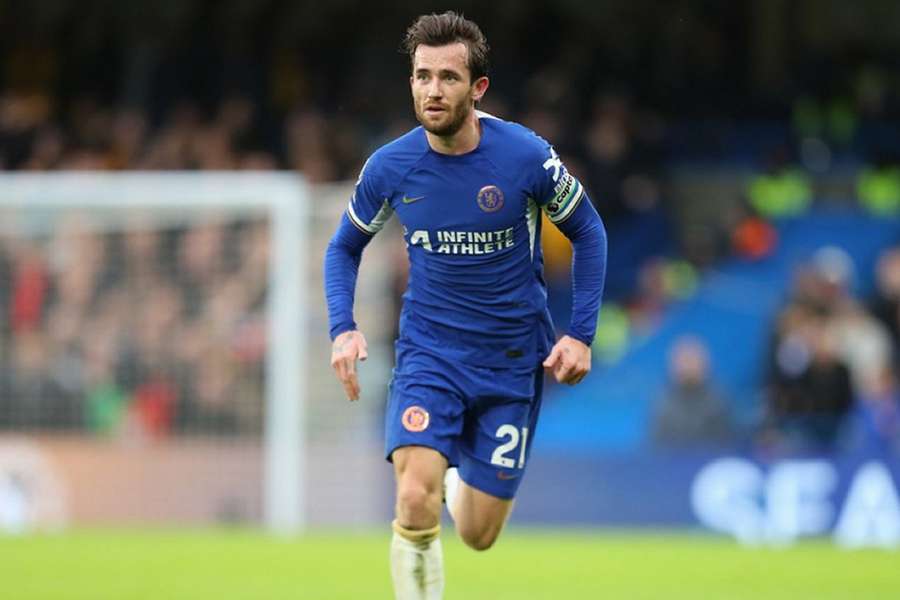 Fenerbahce coach Mourinho eyeing Chelsea defender Chilwell