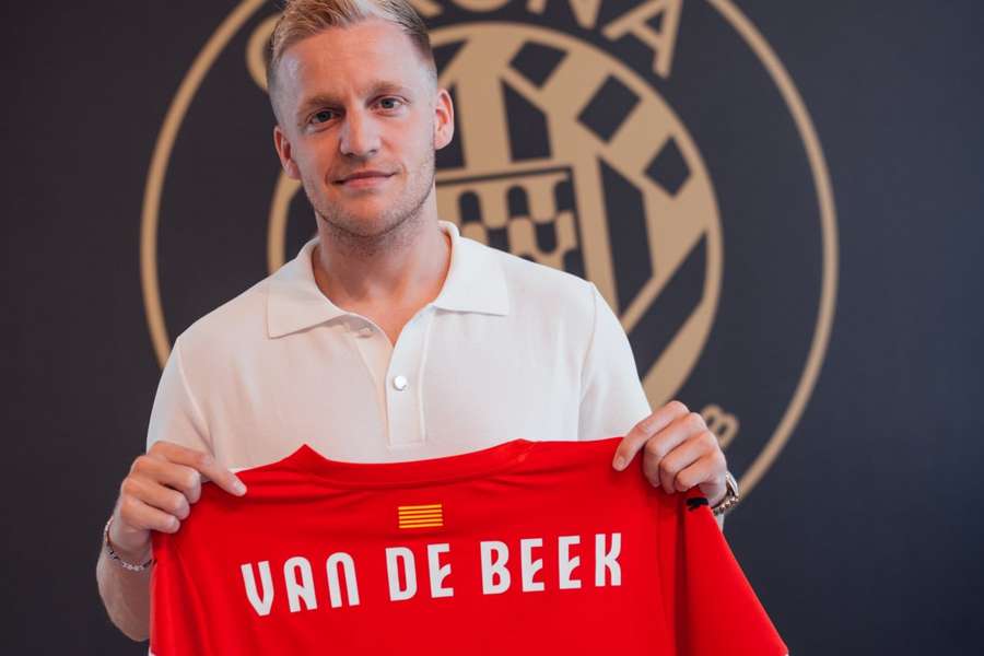 Van de Beek has nothing but praise for Man Utd