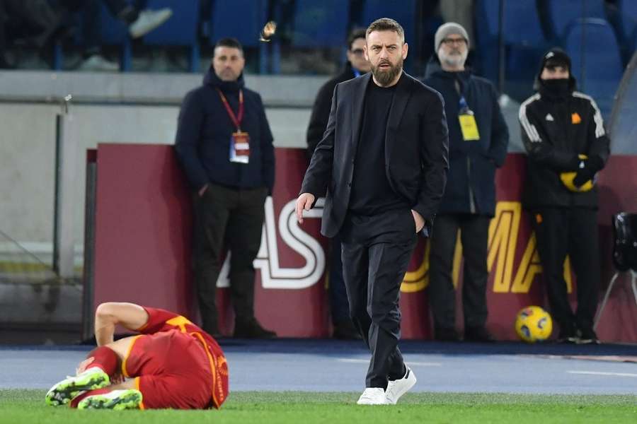 Roma hero Nainggolan: De Rossi comparison is pure madness - Carlos Volcano