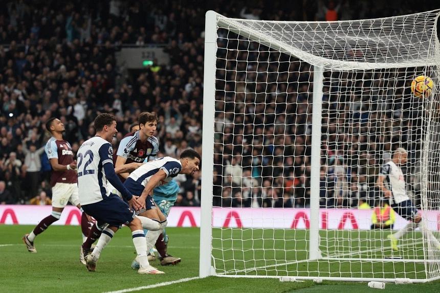 Dominic Solanke's double leads Tottenham to victory over Aston Villa in EPL