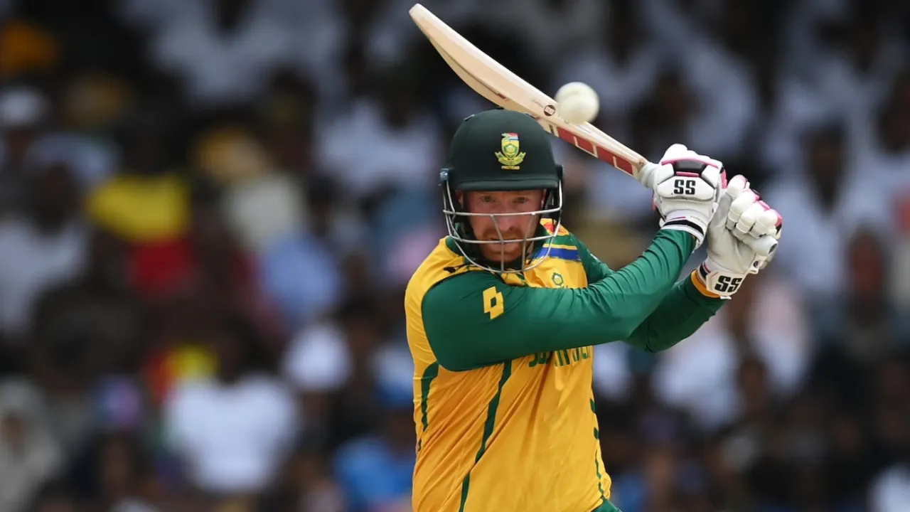 South Africa to bat first against Pakistan as Nortje ruled out with toe injury